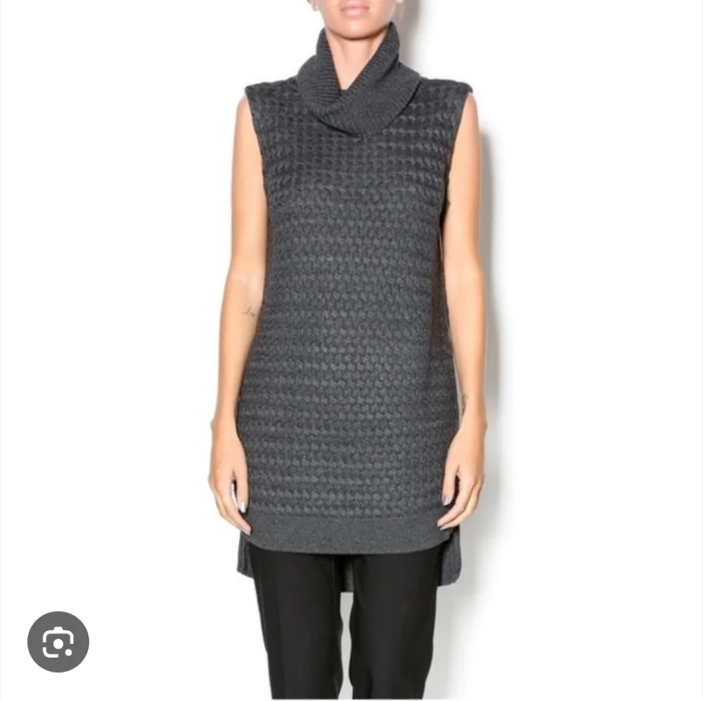 Bailey 44 Women's Stanton Sleeveless Turtleneck Sweater